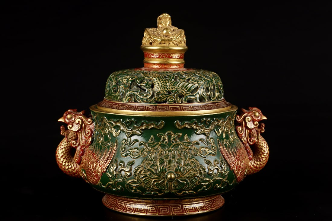An Exquisite Green Glazed Painted Gold Phoenix-Ears Censer: An Exquisite Green Glazed Painted Gold Phoenix-Ears Censer,Qing Dynasty, China,Qianlong Four-character Mark,Size:6inx6.8in 绿釉描金凤耳炉,中国