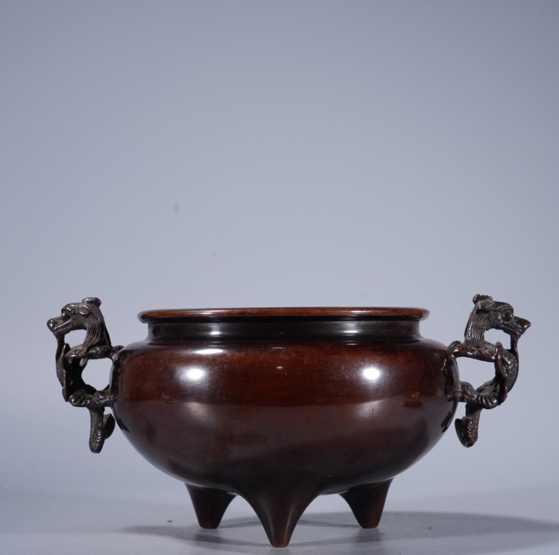 An Exquisite Bronze Beast-Ears Censer: An Exquisite Bronze Beast-Ears Censer,Ming Dynasty, China,With Mark,Size:3.5inx4.6in ,Weight:1915g 紫铜兽耳炉,中国明代,带款