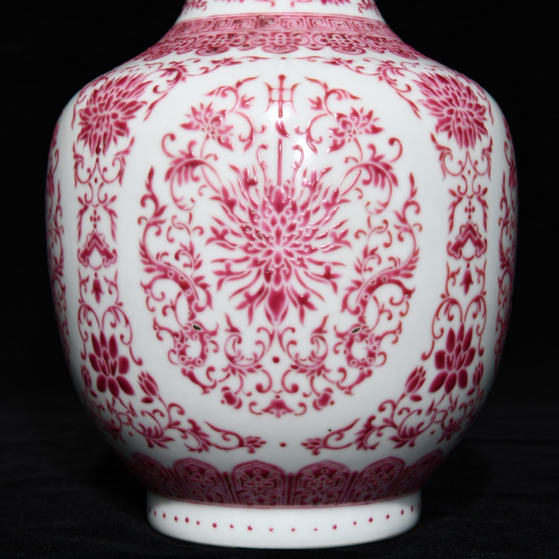 An Exquisite Agate Red Flower Pattern Double-Ears Vase - 7