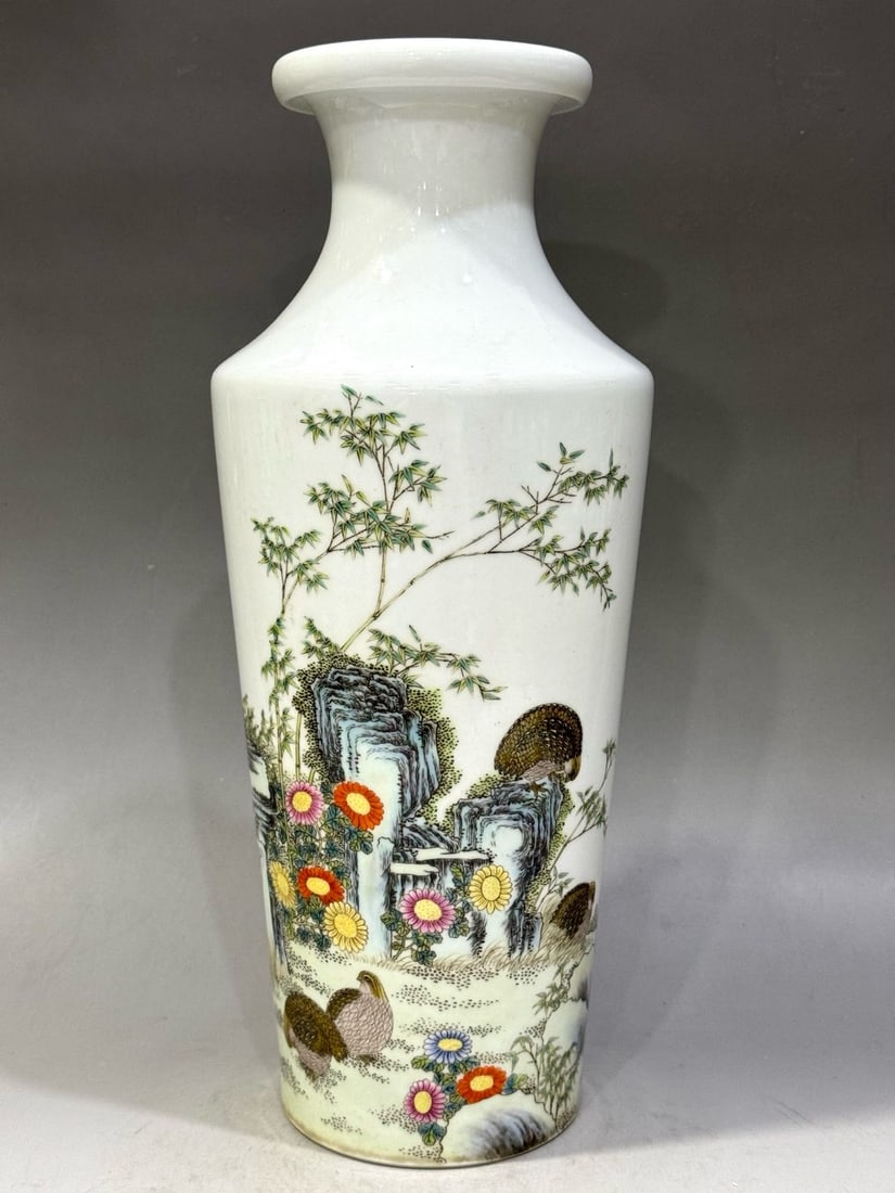 An Exquisite Famille-Rose Flower and Bird Pattern Vase: An Exquisite Famille-Rose Flower and Bird Pattern Vase,Qing Dynasty, China,Qianlong Six-character Mark,Size:13.2in 粉彩花鸟纹瓶,中国清代,