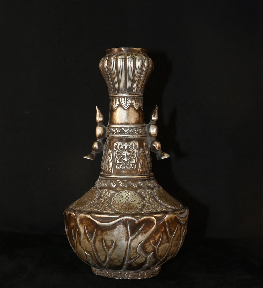 An Exquisite Silver-Gilt Copper Lotus Root Ears Ewer: An Exquisite Silver-Gilt Copper Lotus Root Ears Ewer,Qing Dynasty, China,Qianlong Four-character Mark,Size:4.9inx8.7in ,Weight:817g 铜鎏银莲藕耳壶,中