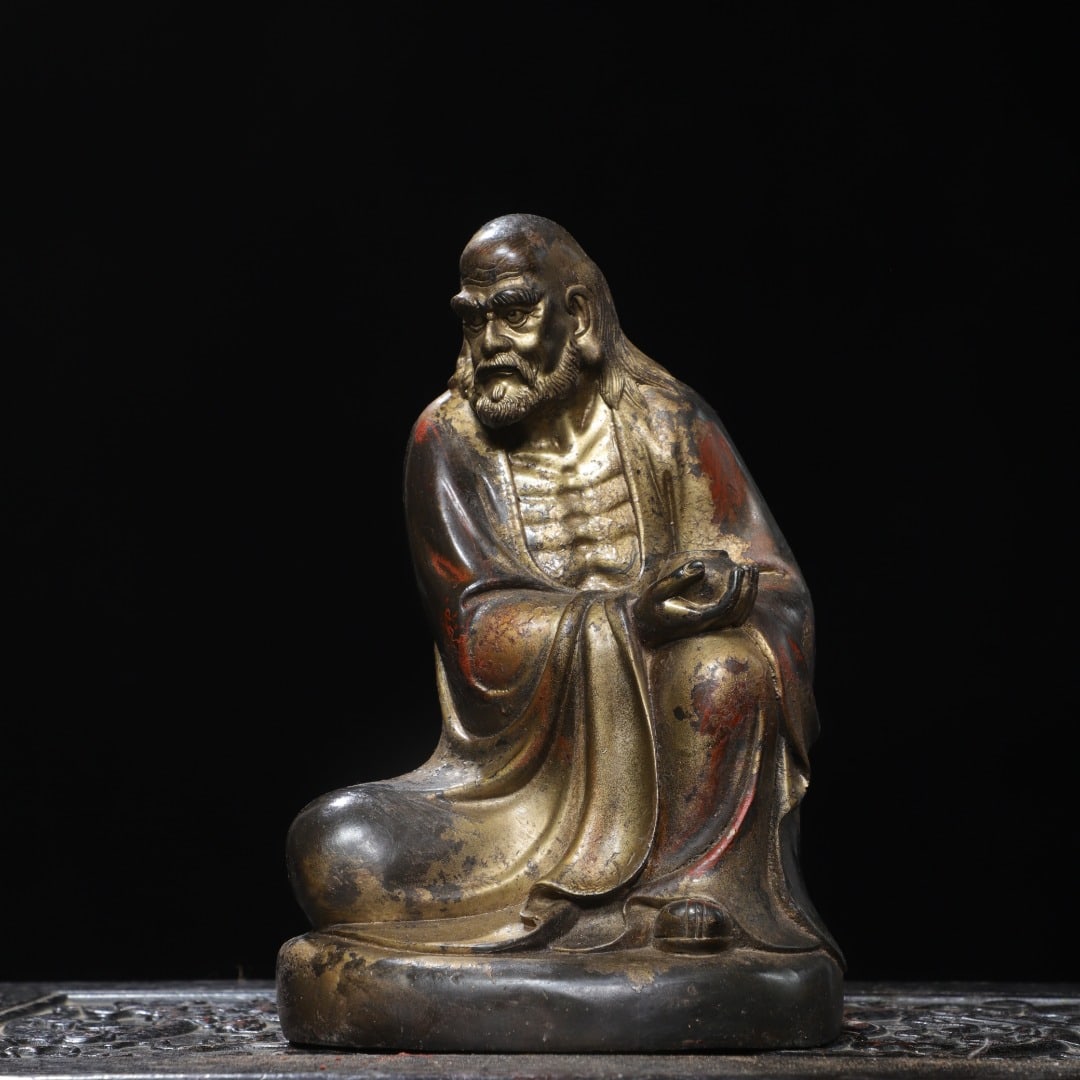 An Exquisite Bronze Gold Printed Buddha Statue Ornament: An Exquisite Bronze Gold Printed Buddha Statue Ornament,Qing Dynasty, China,Size:8.3inx5.5inx4.7in,Weight:2050g 铜拓金佛像摆件,中国清代