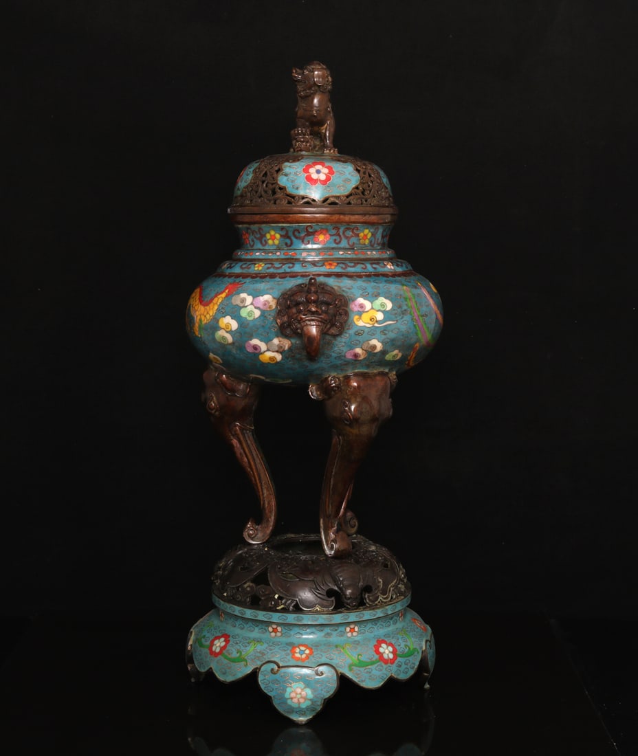 An Exquisite Cloisonne Beast-Ears Lion-Knob Censer: An Exquisite Cloisonne Beast-Ears Lion-Knob Censer,Qing Dynasty, China,Qianlong Four-character Mark,Size:24.4inx12.4in,Weight:16250g 景泰蓝兽耳狮钮炉,&#