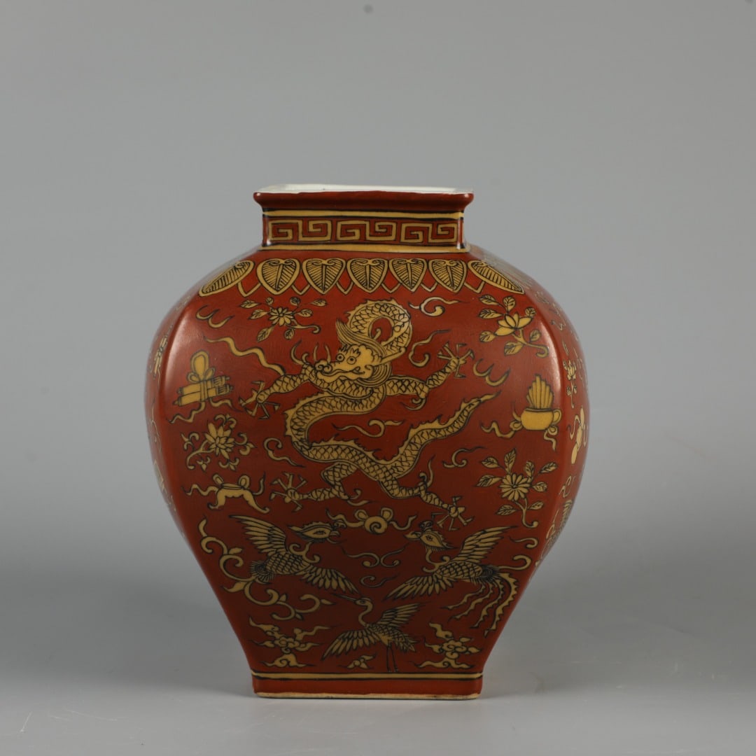 An Exquisite Iron-Red and Yellow Color Dragon Pattern Vase: An Exquisite Iron-Red and Yellow Color Dragon Pattern Vase,Ming Dynasty, China,Jiajing Six-character Mark,Size:9.4inx7.3in 矾红黄彩龙纹瓶,中国