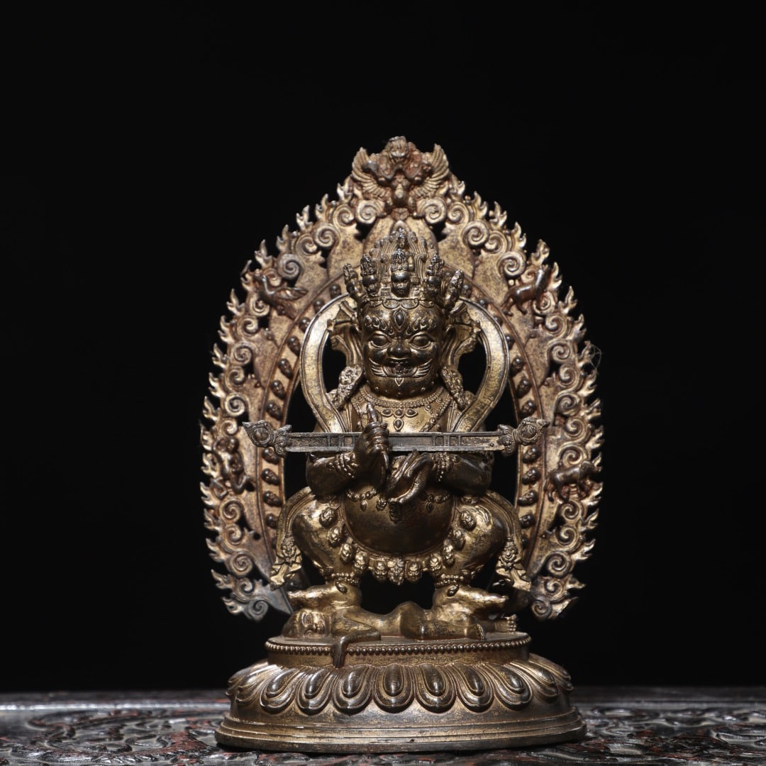 An Exquisite Bronze Gold Sludge Gilded Buddha Statue Ornament: An Exquisite Bronze Gold Sludge Gilded Buddha Statue Ornament,Ming Dynasty, China,Size:8.7inx5.9inx3.1in,Weight:1050g 铜泥金佛像摆件,中国明&