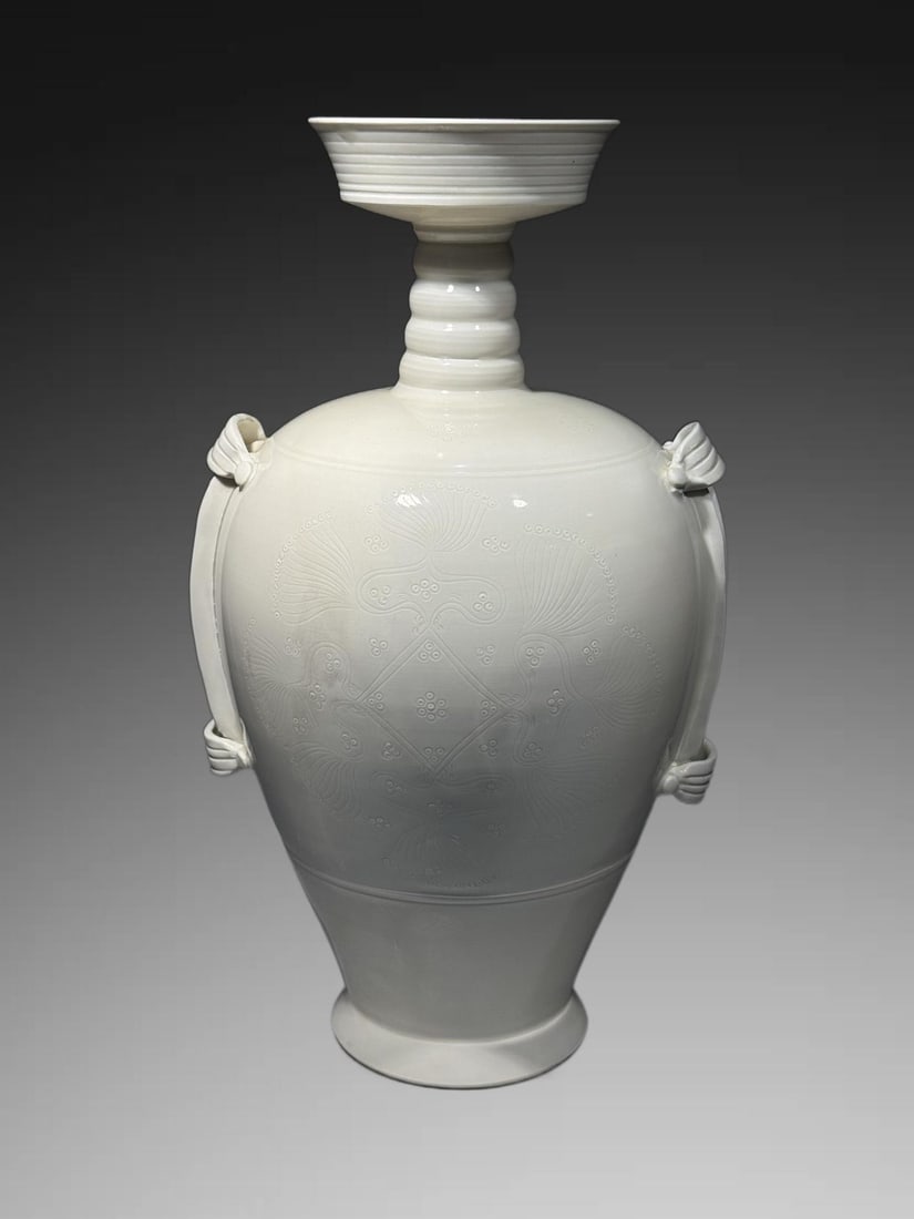 An Exquisite Ding Yao White Glazed Vase (1 of 8)