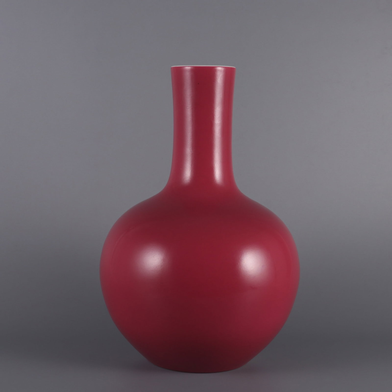 An Exquisite Ruby Red-Glazed Vase - 2