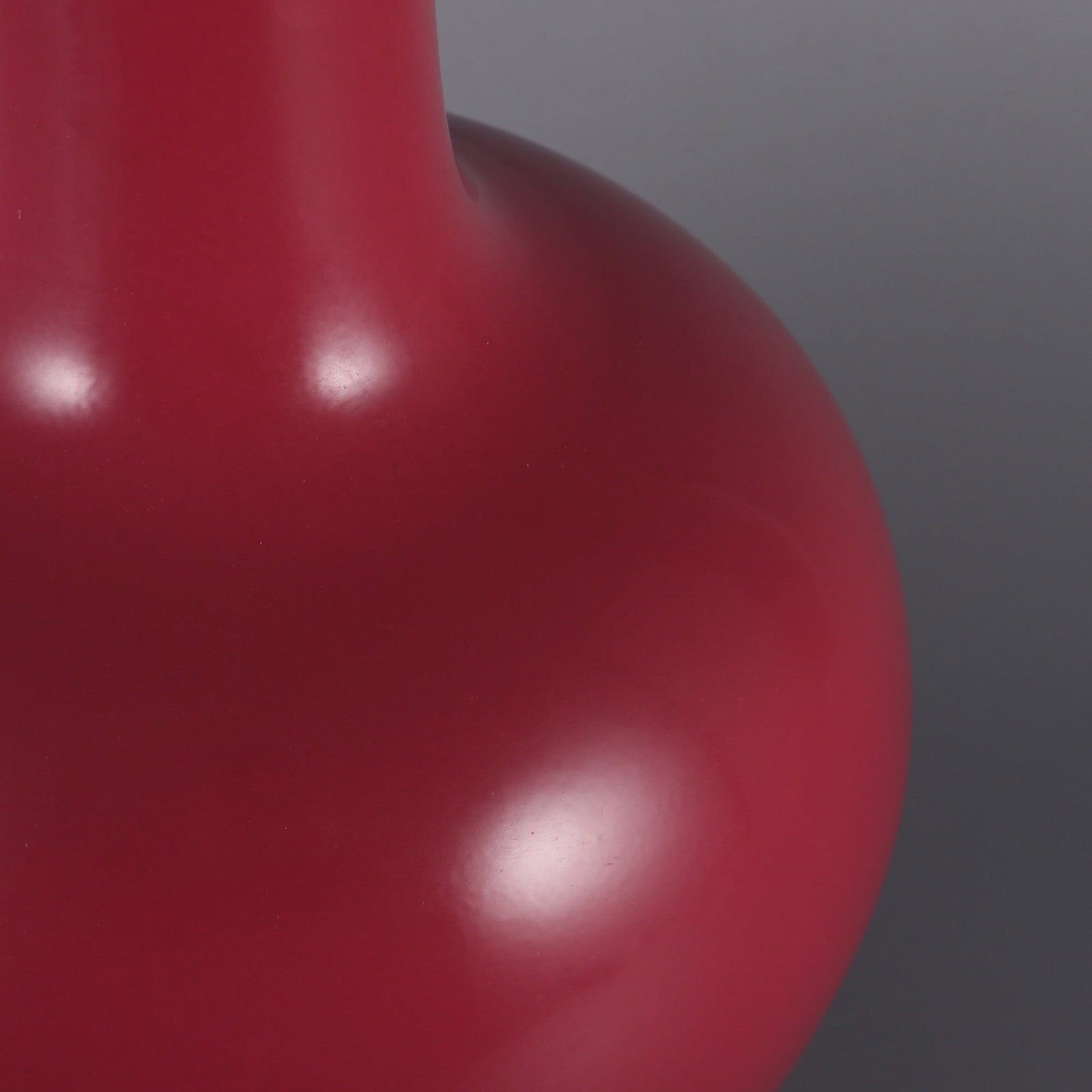 An Exquisite Ruby Red-Glazed Vase - 5