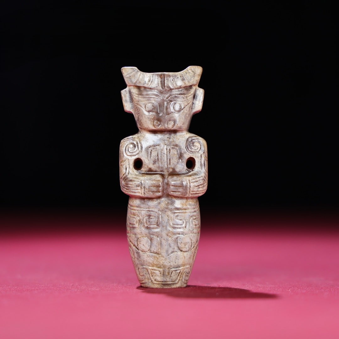 An Exquisite Hotan Jade Figures Ornament: An Exquisite Hotan Jade Figures Ornament,Han Dynasty, China,Size:3.2inx1.3inx1in,Weight:114g 和田玉人摆件,中国汉代