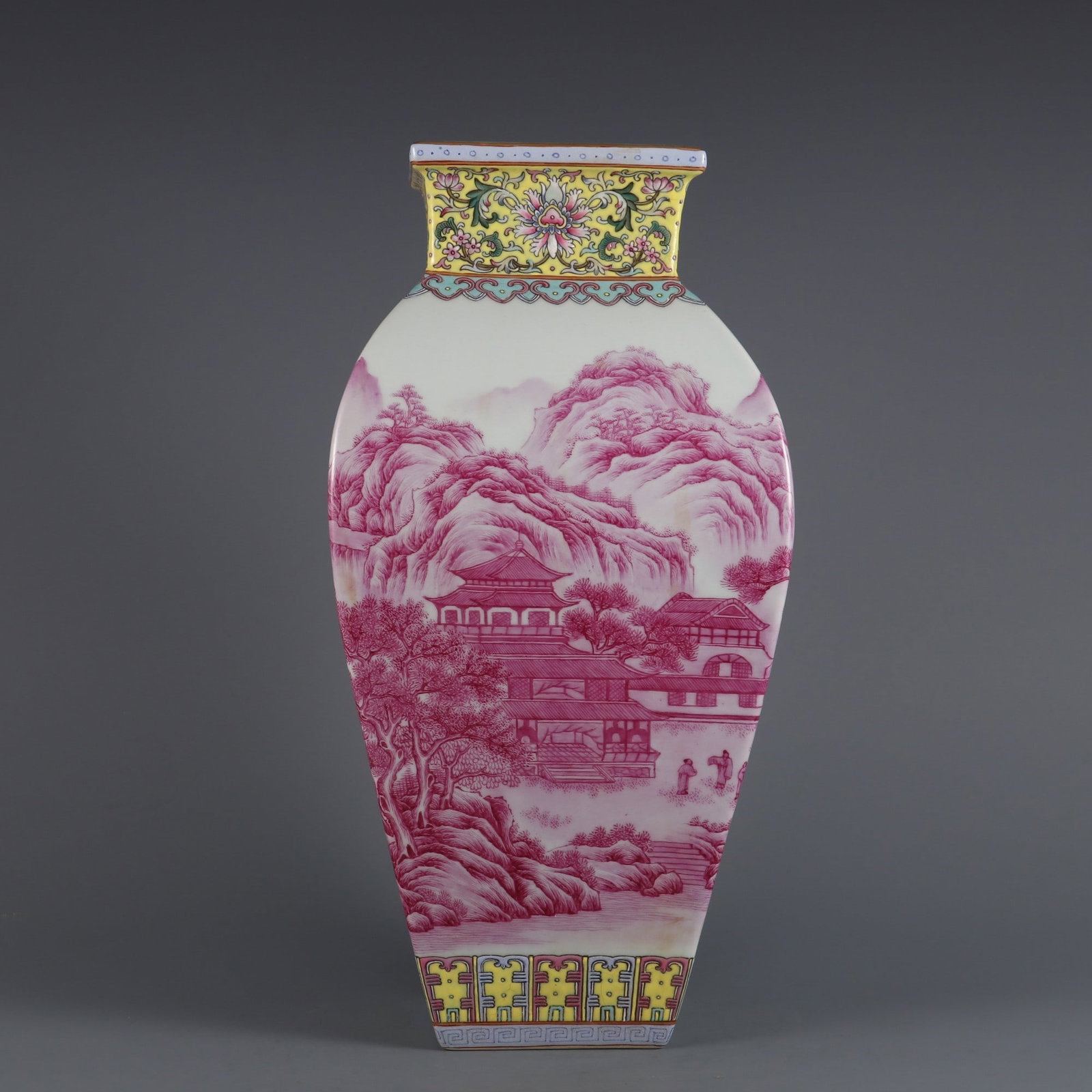 An Exquisite Agate Red Landscape Pattern Vase: An Exquisite Agate Red Landscape Pattern Vase,Qing Dynasty, China,Qianlong Six-character Mark,Size:13.3inx6.5inx4.2in