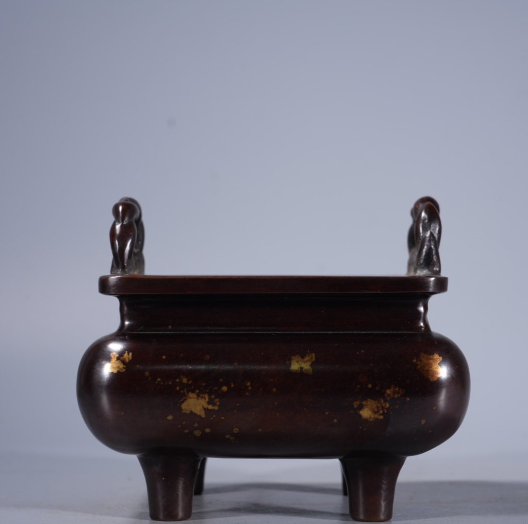 An Exquisite Gilt Bronze Double-Ears Censer: An Exquisite Gilt Bronze Double-Ears Censer,Ming Dynasty, China,With Mark,Size:3.7inx4in ,Weight:1800g