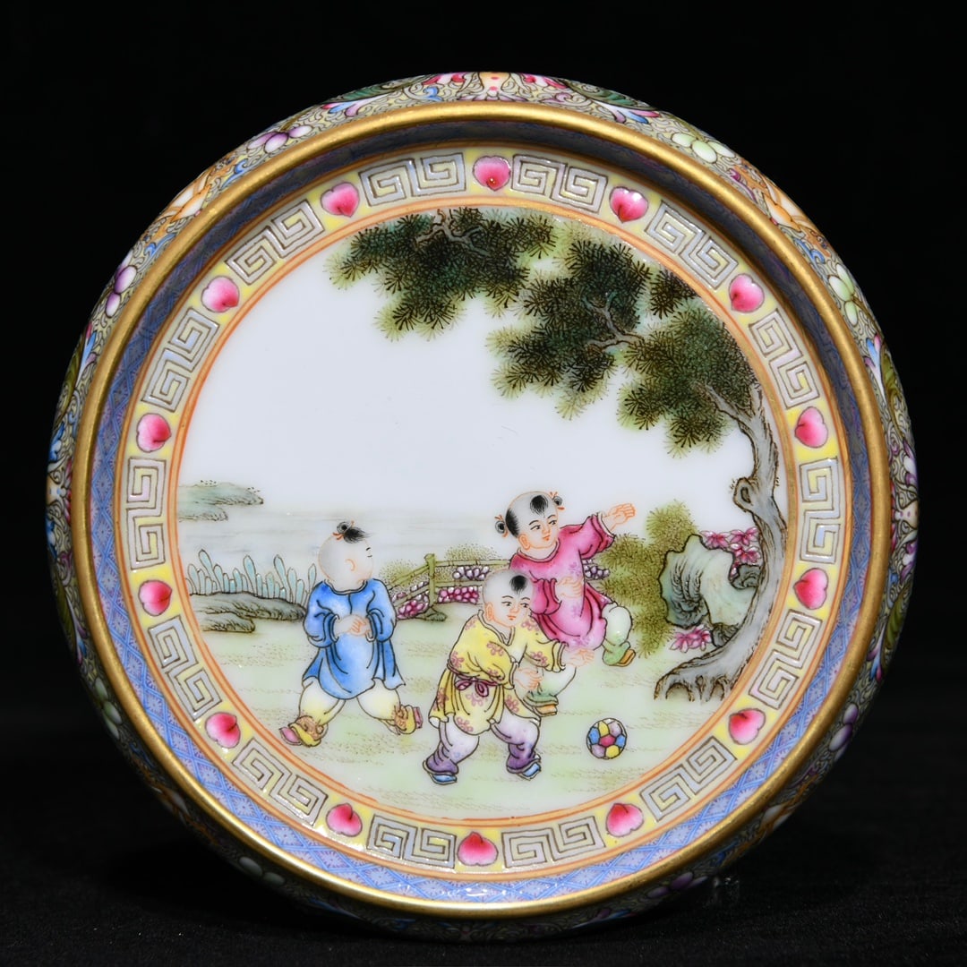 An Exquisite Enamel Figures Pattern Cup Stand: An Exquisite Enamel Figures Pattern Cup Stand,Qing Dynasty, China,Qianlong Four-character Mark,Size:0.8inx3.7in 珐琅彩人物纹杯托,中国清