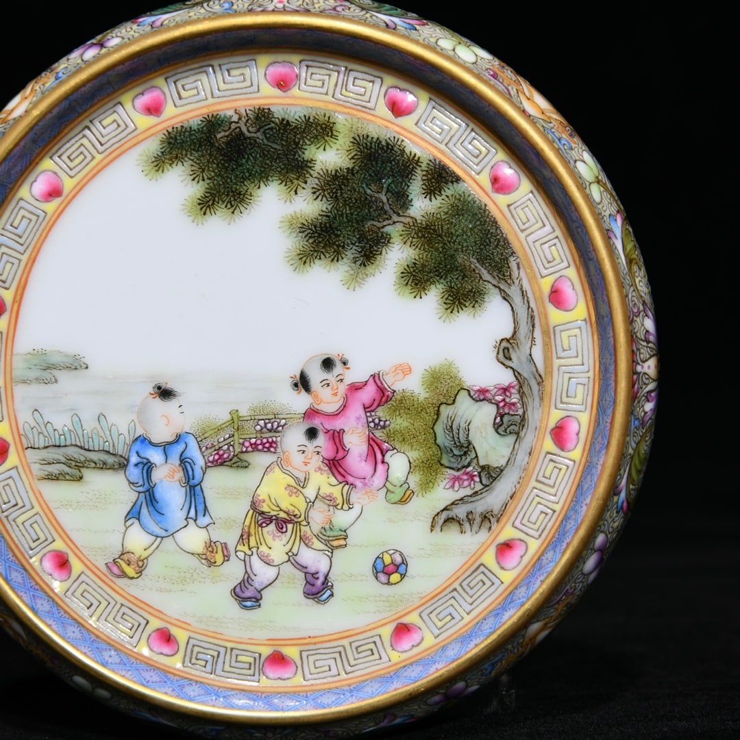 An Exquisite Enamel Figures Pattern Cup Stand - 5