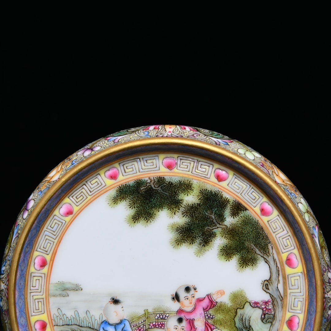 An Exquisite Enamel Figures Pattern Cup Stand - 6