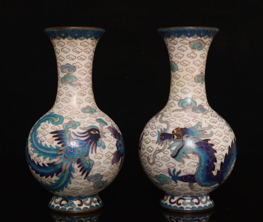 A pair of Exquisite Cloisonne Dragon and Phoenix Pattern Vase (1 of 9)