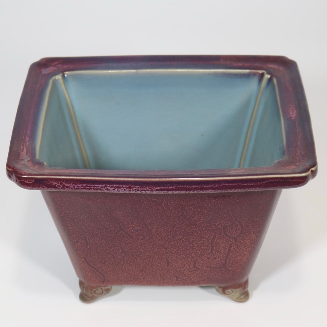 An Exquisite Purple Glazed Flower Plate