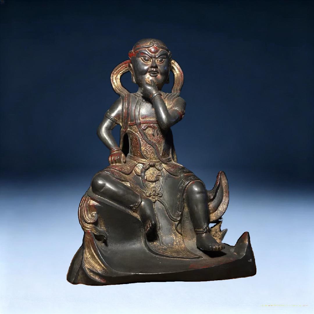 An Exquisite Bronze Buddha statue Ornament: An Exquisite Bronze Buddha statue Ornament,Qing Dynasty, China,Size:11inx7.9in,Weight:2570g 铜造佛像摆件,中国清代