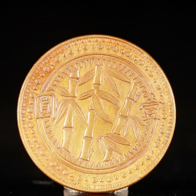 An Exquisite Sterling Silver-Gilt Gold Coin: An Exquisite Sterling Silver-Gilt Gold Coin, The Republic of China, Size:1.5in Weight:37.5g