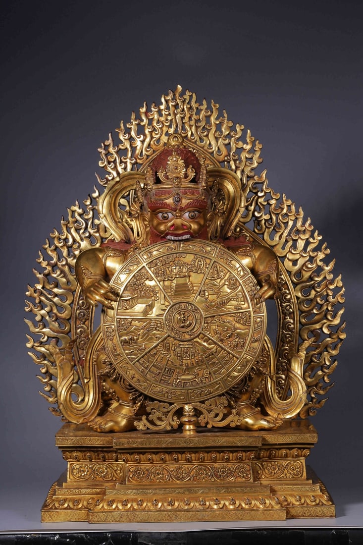 An Exquisite Gilt Bronze Buddha Statue (1 of 9)