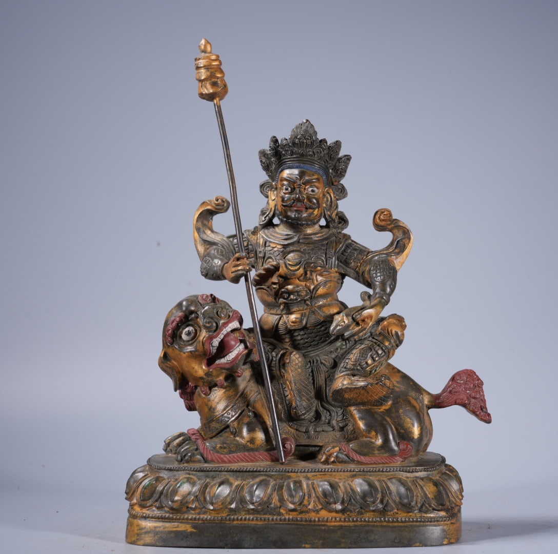 An Exquisite Coppery Buddha statue Ornament: An Exquisite Coppery Buddha statue Ornament,Qing Dynasty, China,Size:7.9inx6.3in,Weight:2730g 紫铜造佛像摆件,中国清代
