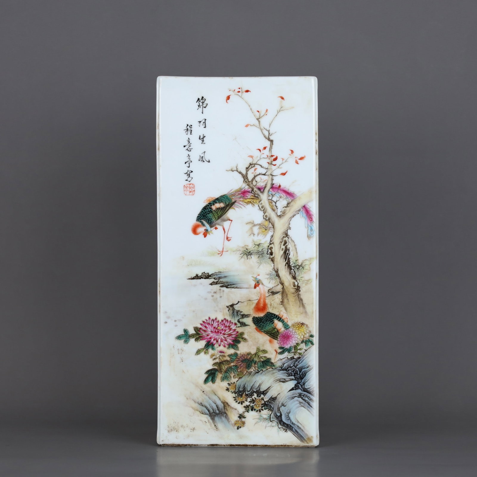 An Exquisite Famille-Rose Flower and Bird Pattern Scroll Tube: An Exquisite Famille-Rose Flower and Bird Pattern Scroll Tube,Republic of China,With Mark,Size:12.5inx5.6in