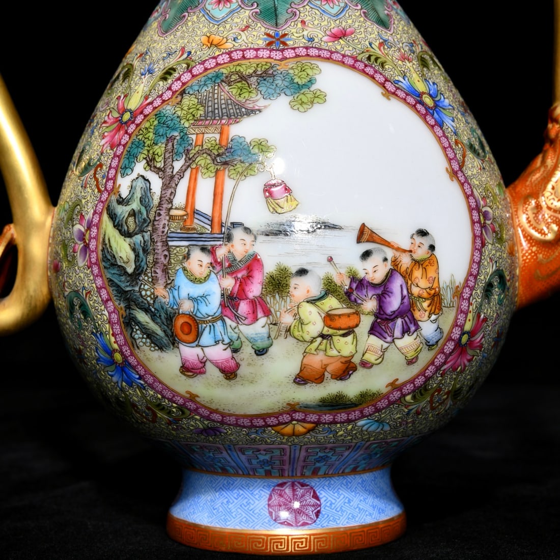 An Exquisite Enamel Gilt Figures Pattern Ewer - 6