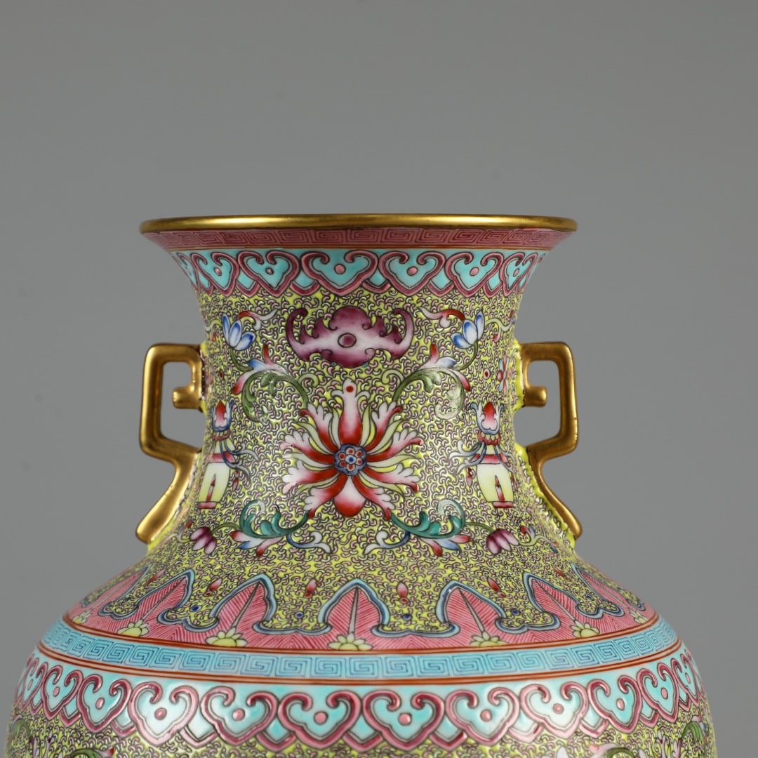 An Exquisite Enamel Figures Pattern Double-Ears Vase - 2