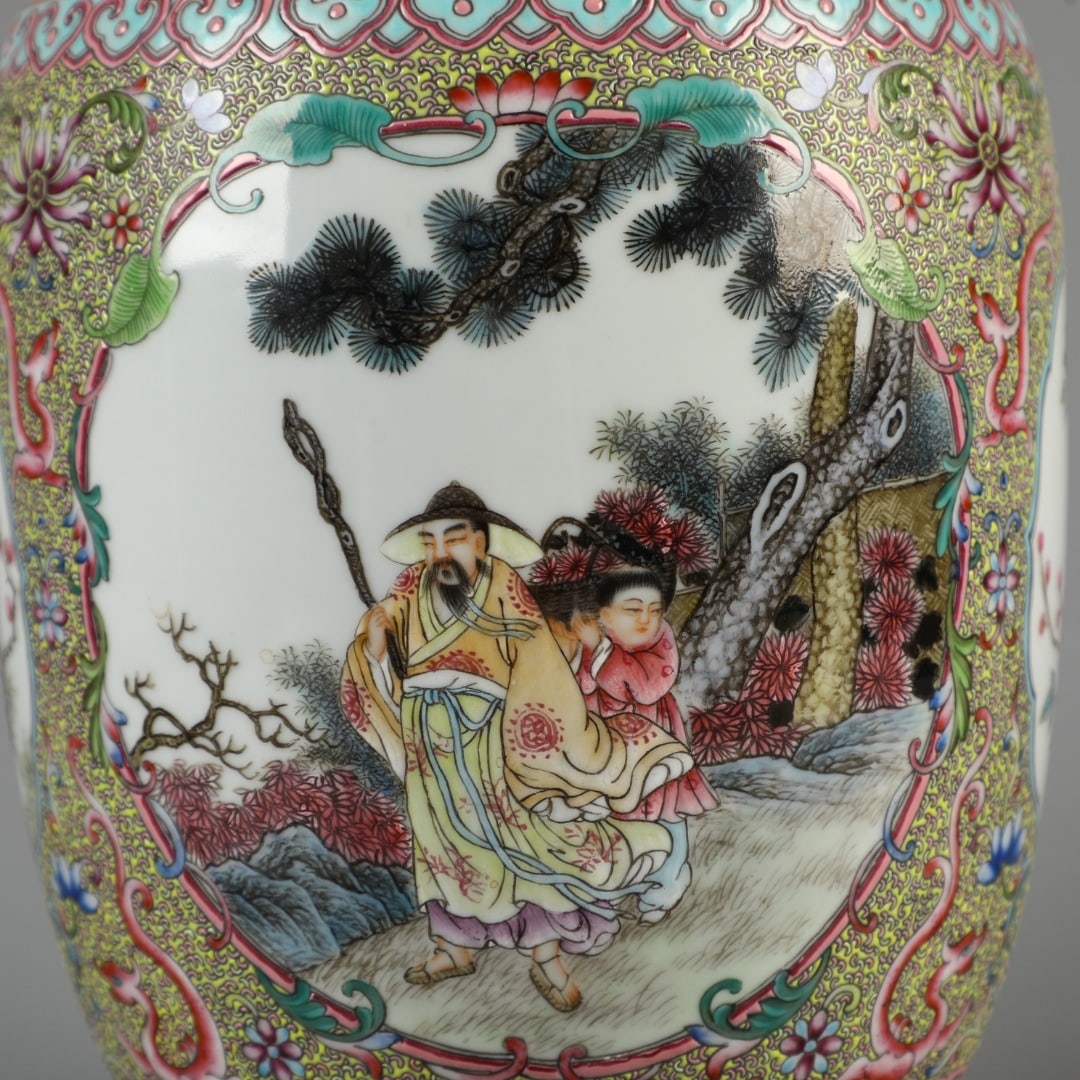 An Exquisite Enamel Figures Pattern Double-Ears Vase - 8
