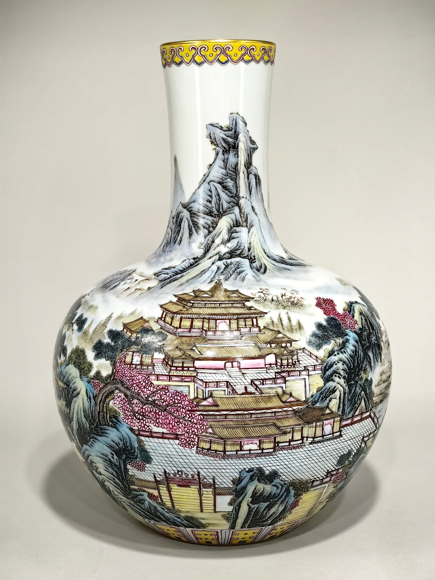 An Exquisite Famille-Rose Landscape Pattern Vase: An Exquisite Famille-Rose Landscape Pattern Vase,Qing Dynasty, China,Qianlong Six-character Mark,Size:12.4inx9.1in