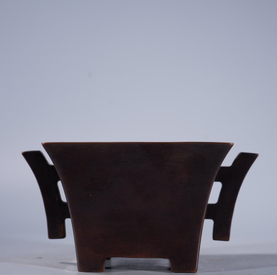 An Exquisite Bronze Double-Ears Censer: An Exquisite Bronze Double-Ears Censer,Ming Dynasty, China,Xuande Six-character Mark,Size:2.9inx4.3in ,Weight:1170g