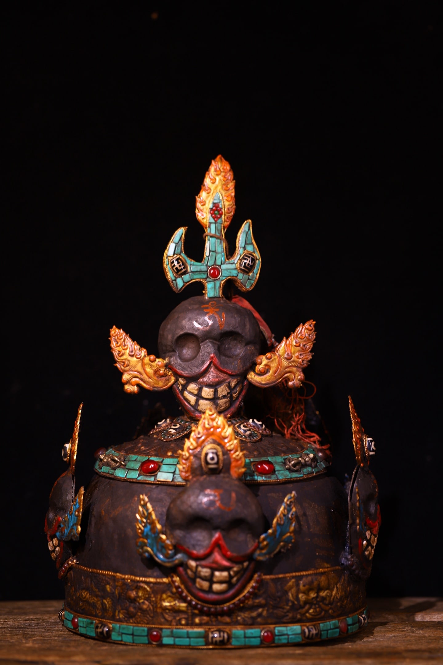 An Exquisite Bronze Inlaid Dzi Bead and Gems Dharma Hat: An Exquisite Bronze Inlaid Dzi Bead and Gems Dharma Hat,Qing Dynasty, China,Size:13.8inx8.7in,Weight:1500g 铜镶嵌天珠宝石法帽,中国