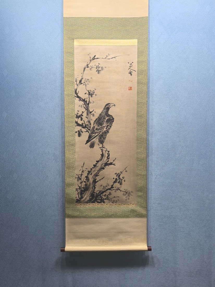 A Chinese Vertical Scroll Ink Painting of Eagle on Paper: A Chinese Vertical Scroll Ink Painting of Eagle on Paper,Qing Dynasty, China,Bada Shanren,without frame size:16.1inx40.7in 一幅中国水墨纸本鹰Ĭ