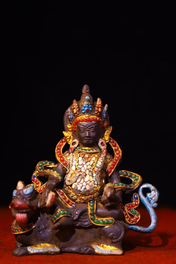 An Exquisite Bronze Cloisonné Inlaid Gems Buddha Statue Ornament: An Exquisite Bronze Cloisonné Inlaid Gems Buddha Statue Ornament,Qing Dynasty, China,Size:5.9inx5.1in,Weight:1260g 铜掐丝镶嵌宝石佛像摆
