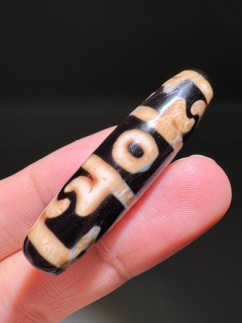 An Exquisite Three-Eye Dzi bead - 2