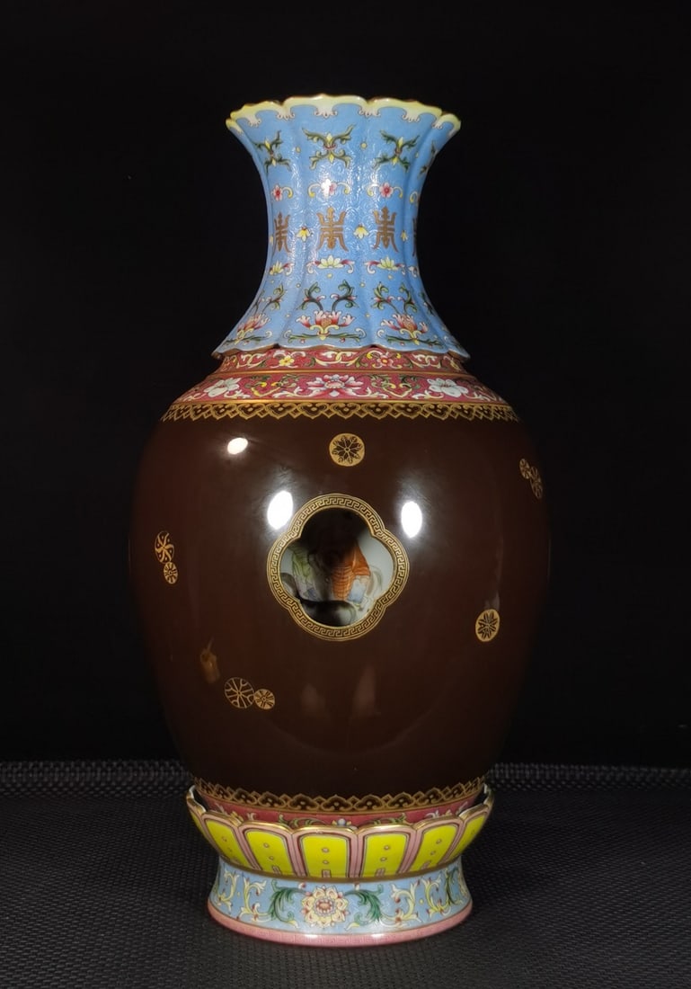 An Exquisite Famille-Rose Sauce Glaze Painted Gold Flower Pattern Vase: An Exquisite Famille-Rose Sauce Glaze Painted Gold Flower Pattern Vase,Qing Dynasty, China,Qianlong Four-character Mark,Size:18.5inx10.6in