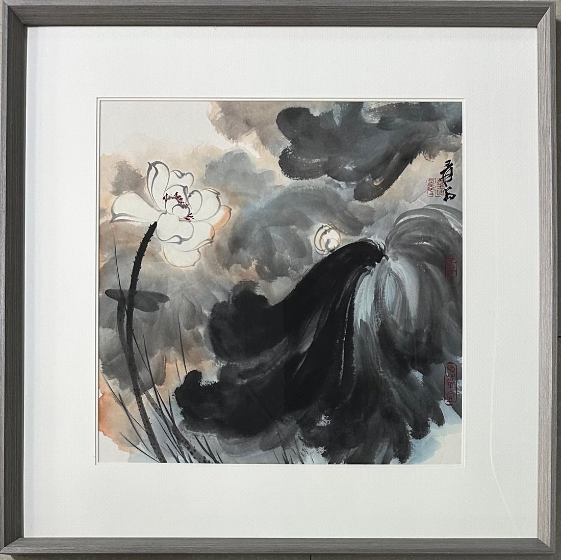 A Chinese Ink Painting of Flowers on Paper, With a Frame: A Chinese Ink Painting of Flowers on Paper, With a Frame,Modern Time of China,Zhang Daqian,without frame size:19.7inx19.7in 一幅中国水墨纸本花