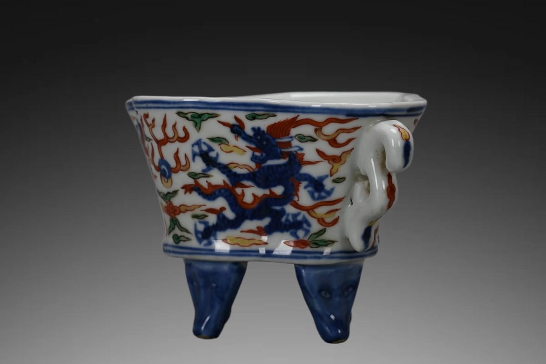 An Exquisite Wucai Dragon Pattern Brush Washer - 3
