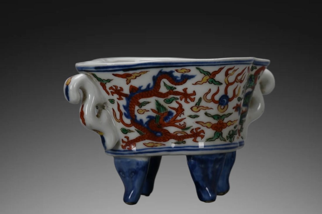 An Exquisite Wucai Dragon Pattern Brush Washer - 4