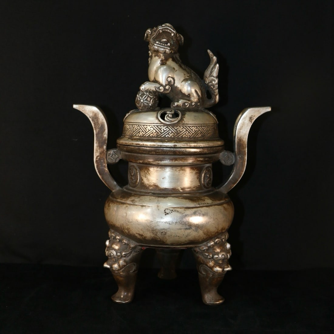An Exquisite Silver-Gilt Copper Double-Ears Beast Knob Censer: An Exquisite Silver-Gilt Copper Double-Ears Beast Knob Censer,Ming Dynasty, China,Xuande Four-character Mark,Size:8.3inx5.3inx11.8in ,Weight:2181g