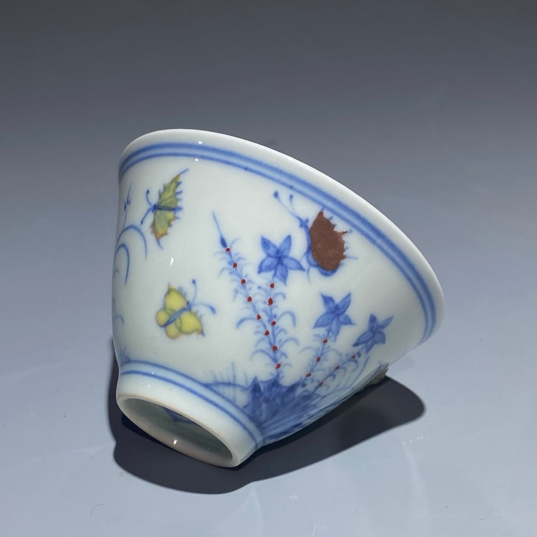 An Exquisite Doucai Grass and Insect Pattern Cup - 6