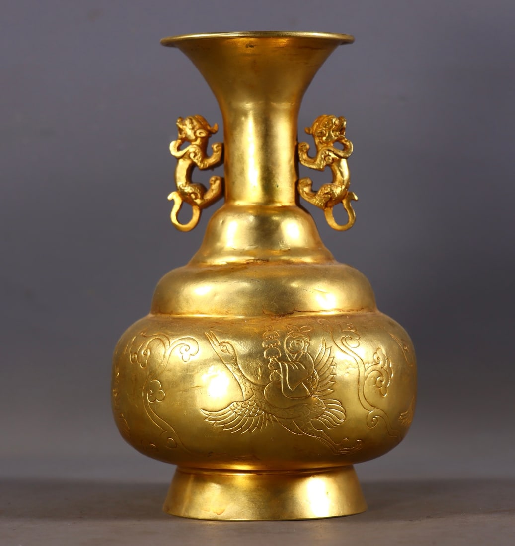 An Exquisite Gilt Bronze Double-Ears Crane Pattern Vase: An Exquisite Gilt Bronze Double-Ears Crane Pattern Vase,Tang Dynasty, China,Zhenguan Four-character Mark,Size:7.1in(Height),3.9in(BellyDiameter),Weight:482g