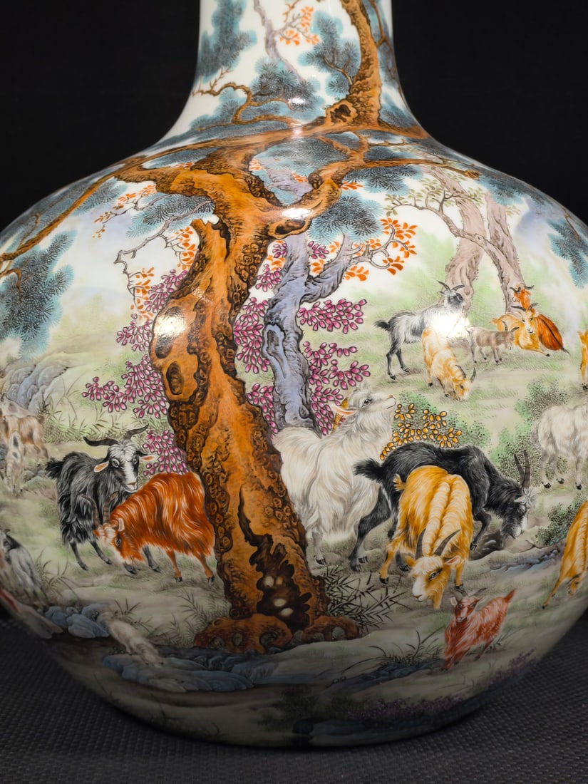 An Exquisite Enamel Sheep Pattern Vase - 2