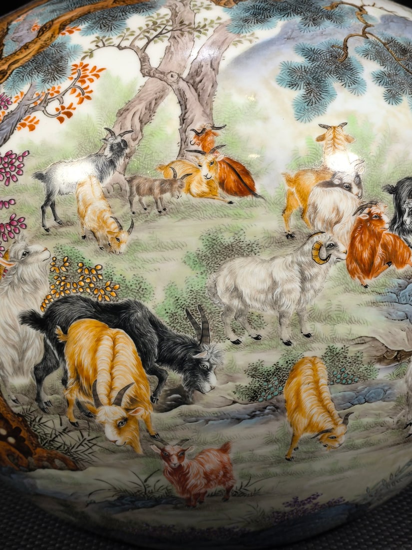An Exquisite Enamel Sheep Pattern Vase - 5