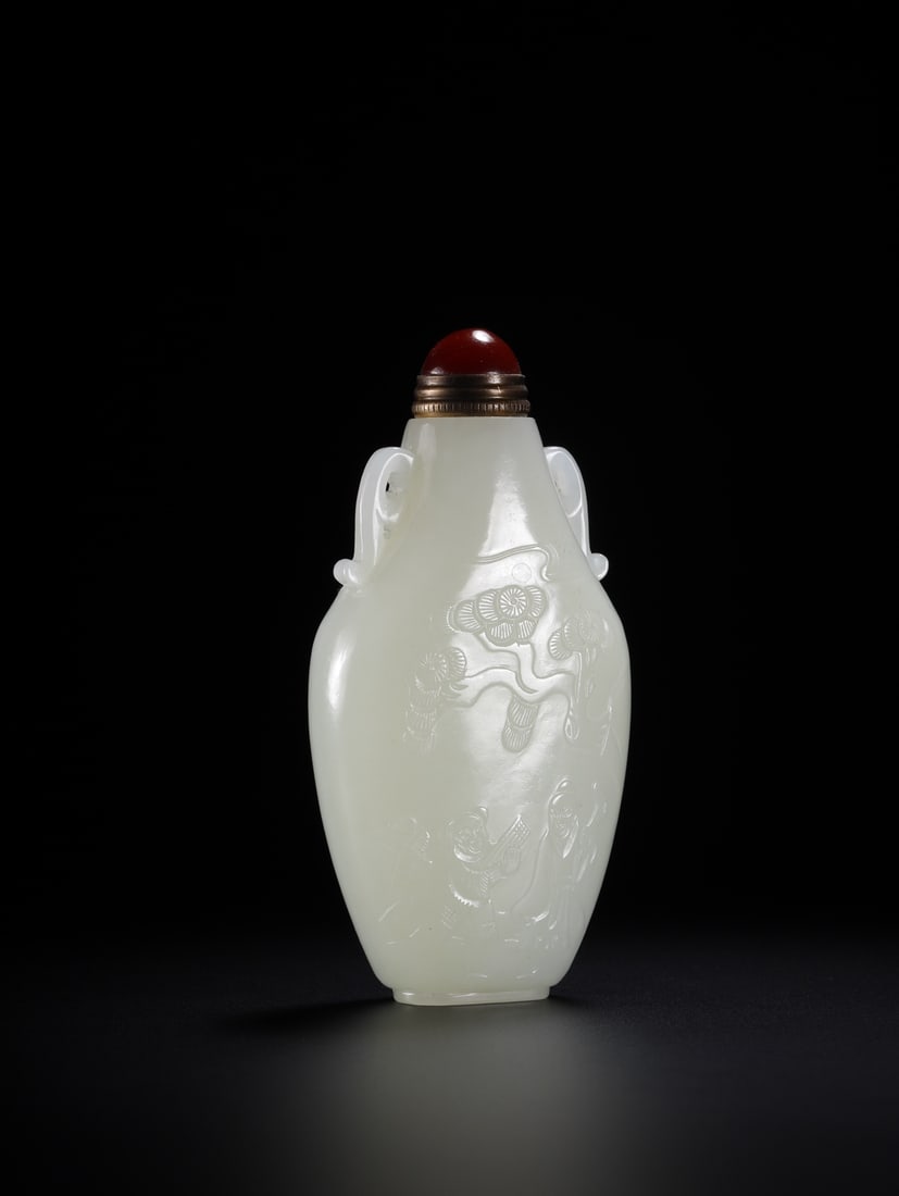 An Exquisite Hotan Jade Pine and Deer Pattern Snuff Bottle: An Exquisite Hotan Jade Pine and Deer Pattern Snuff Bottle,Qing Dynasty, China,Size:3.1inx1.6inx0.9in,Weight:88.5g