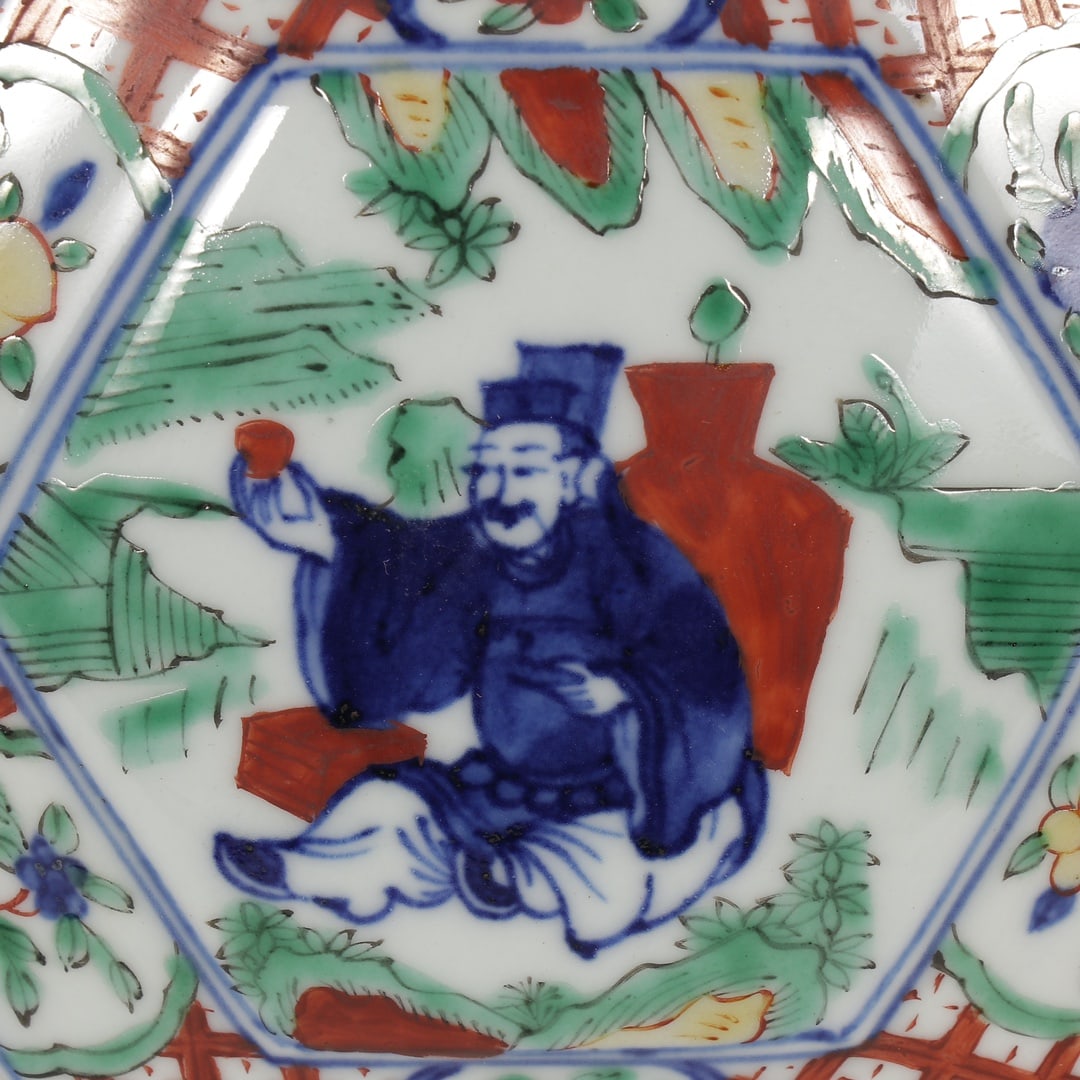 An Exquisite Wucai Figures Pattern Box - 7