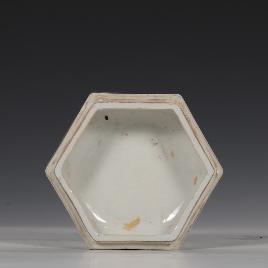 An Exquisite Wucai Figures Pattern Box - 8