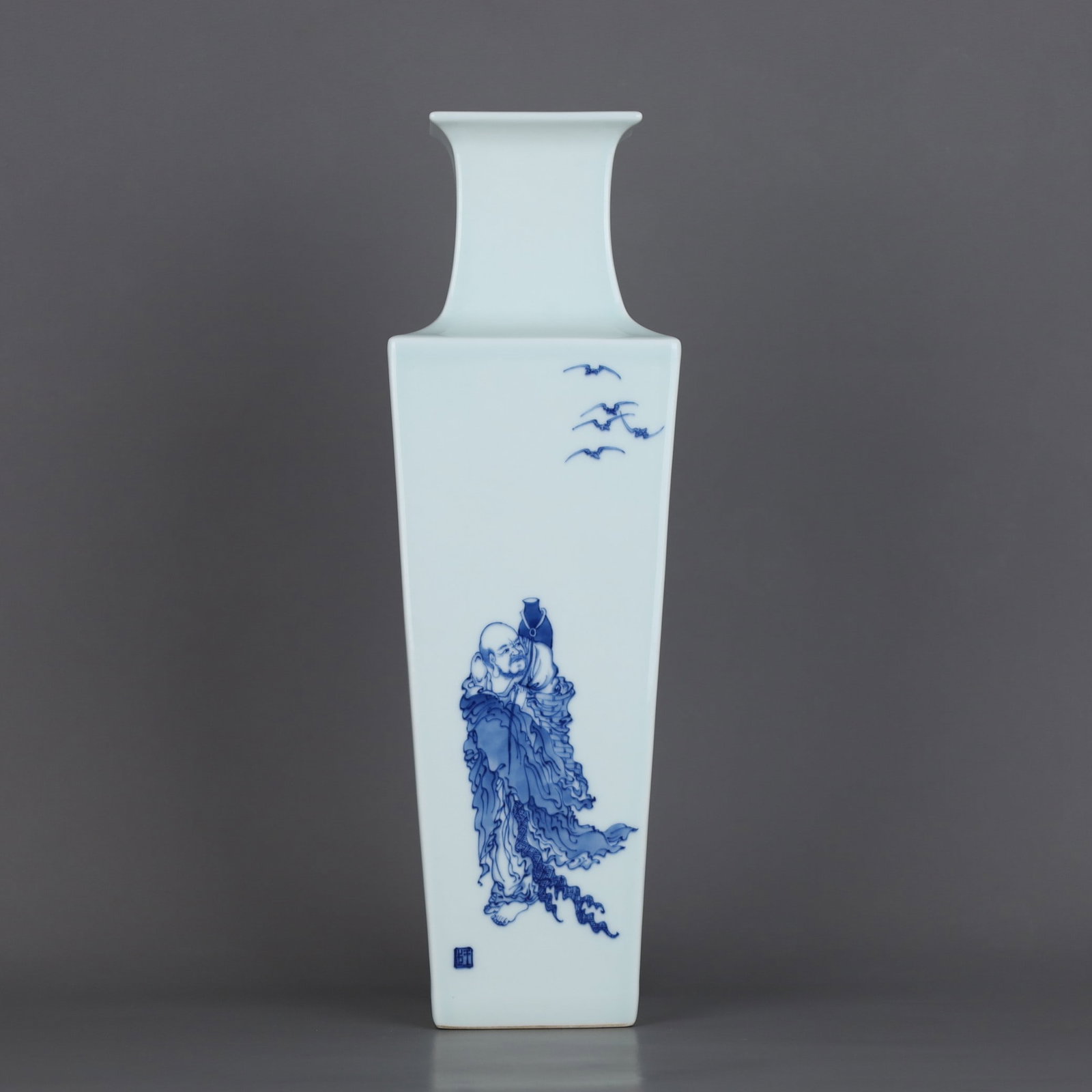 An Exquisite Blue and White Figures Pattern Vase: An Exquisite Blue and White Figures Pattern Vase,Republic of China,With Mark,Size:13.7inx4.3in 青花人物纹瓶,民国,带款