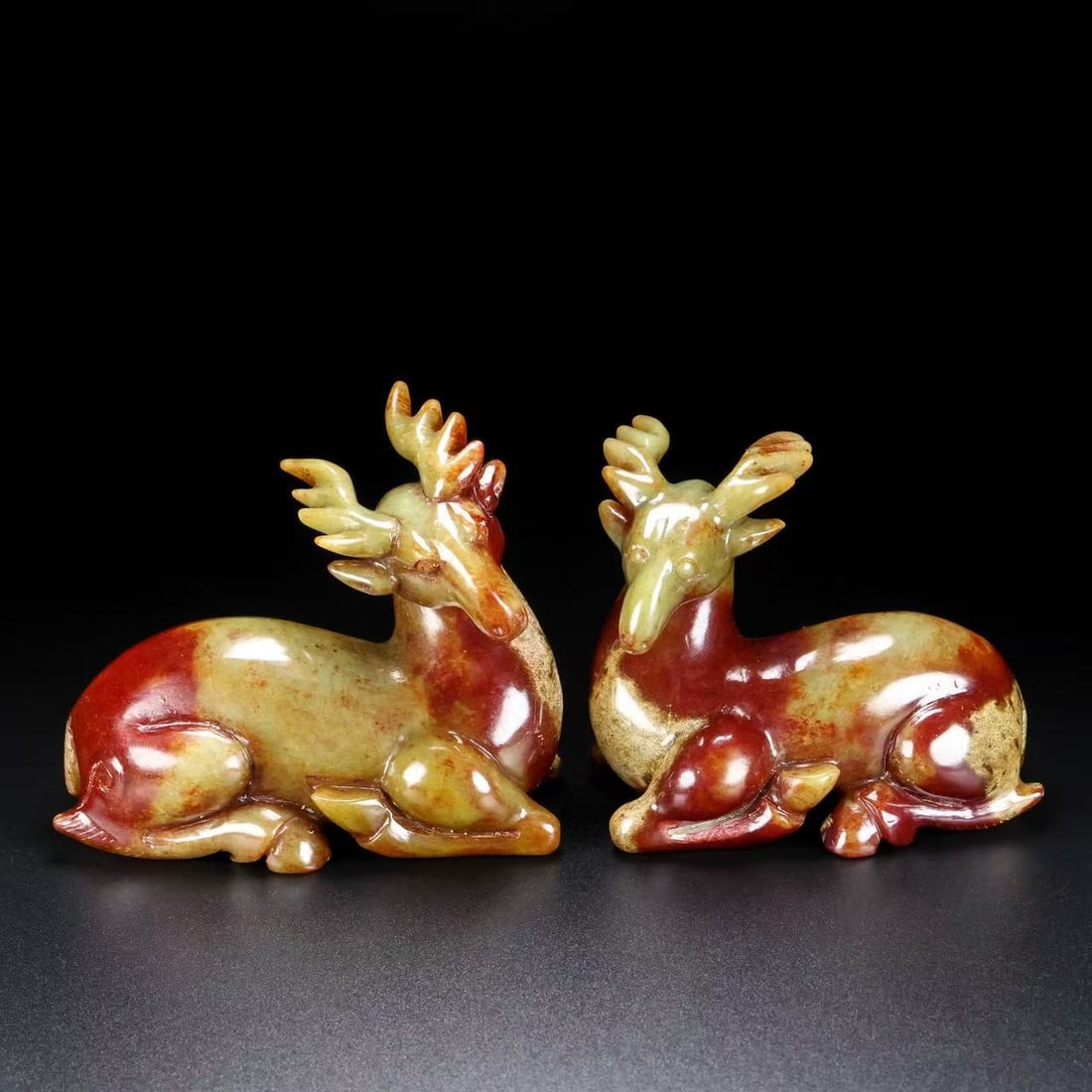 A pair of Exquisite Hotan Jade Deer: A pair of Exquisite Hotan Jade Deer,Han Dynasty, China,Size:3.5inx1.7inx3.3in,Weight:1654g 一对和田玉鹿,中国汉代