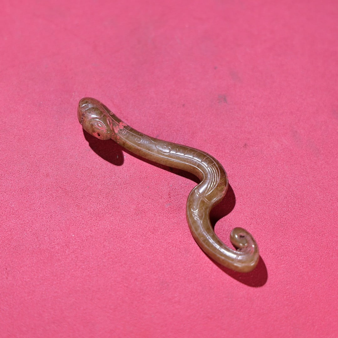 An Exquisite Hotan Jade Snake - 8
