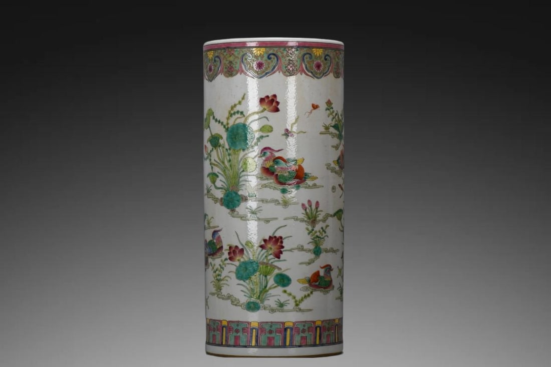 An Exquisite Famille-Rose Flower and Bird Pattern Vase: An Exquisite Famille-Rose Flower and Bird Pattern Vase,Qing Dynasty, China,Guangxu Six-character Mark,Size:19.5inx8.7inx8.7in